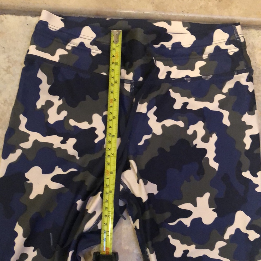 The Upside Camouflage Leggings - Picture 4 of 10